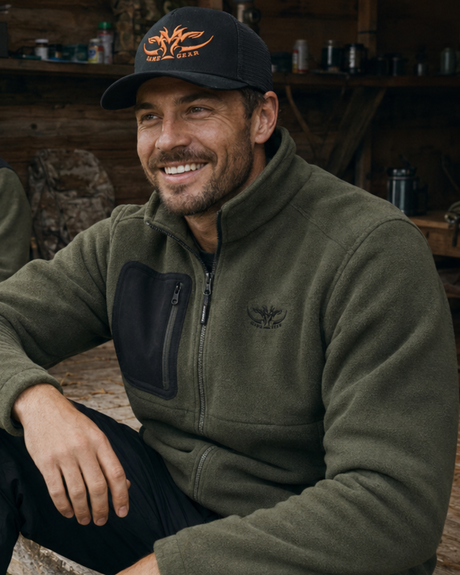 LIFESTYLE — Venture Full Zip Jersey, on-body in the field · 02